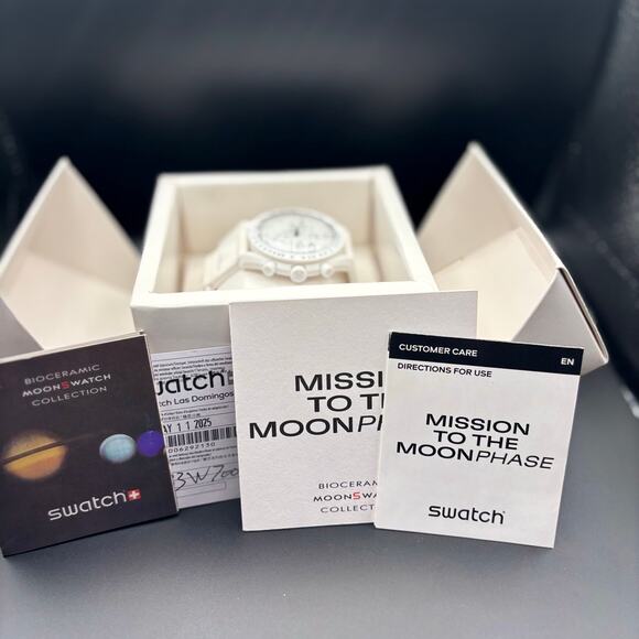 Swatch x Omega Mission to the Moon Phase 42mm Quartz Chronograph Moonphase NIBWT - Picture 10 of 17